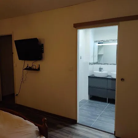 Grande Chambre Cosy Avec Salle De Bain Privative Lassigny Exterior foto